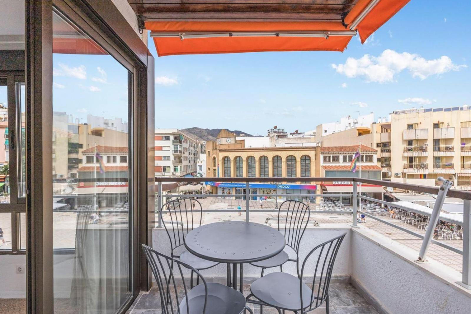Nogalera Rainbow 2-Bedroom Apartment, Pool And Parking By Namaste Elite Torremolinos Dış mekan fotoğraf