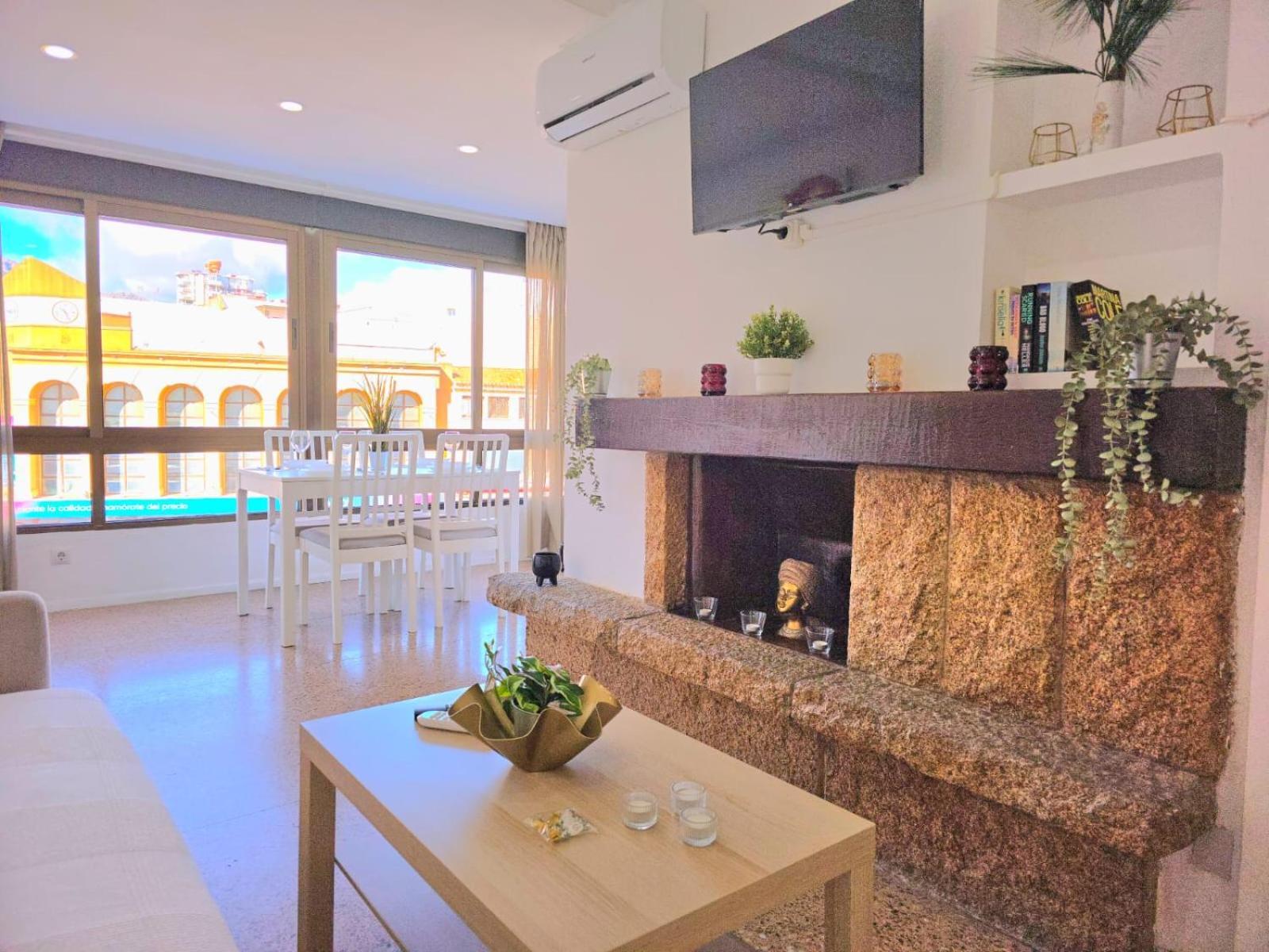 Nogalera Rainbow 2-Bedroom Apartment, Pool And Parking By Namaste Elite Torremolinos Dış mekan fotoğraf