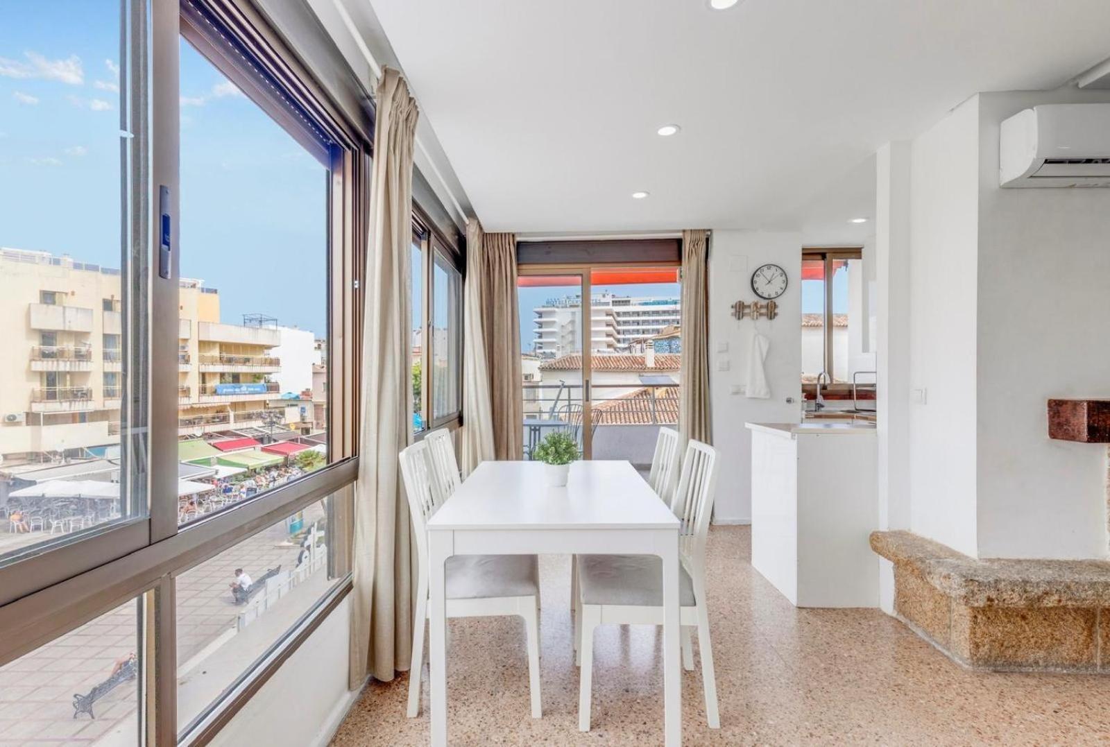 Nogalera Rainbow 2-Bedroom Apartment, Pool And Parking By Namaste Elite Torremolinos Dış mekan fotoğraf