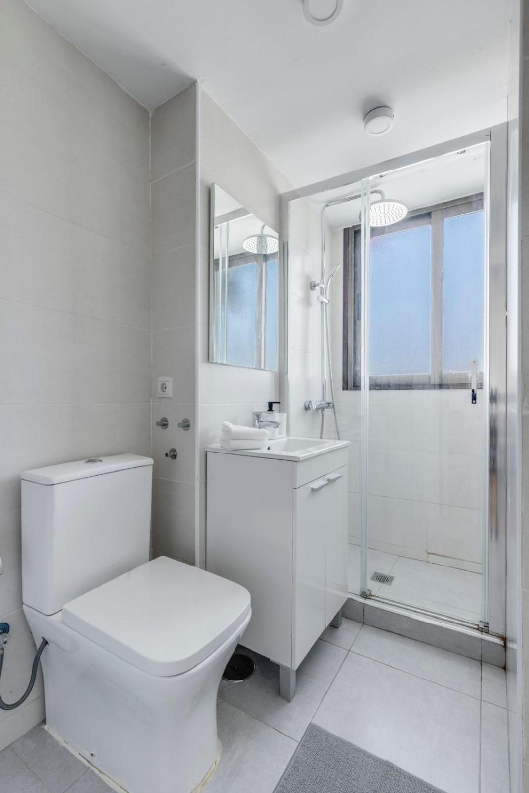 Nogalera Rainbow 2-Bedroom Apartment, Pool And Parking By Namaste Elite Torremolinos Dış mekan fotoğraf