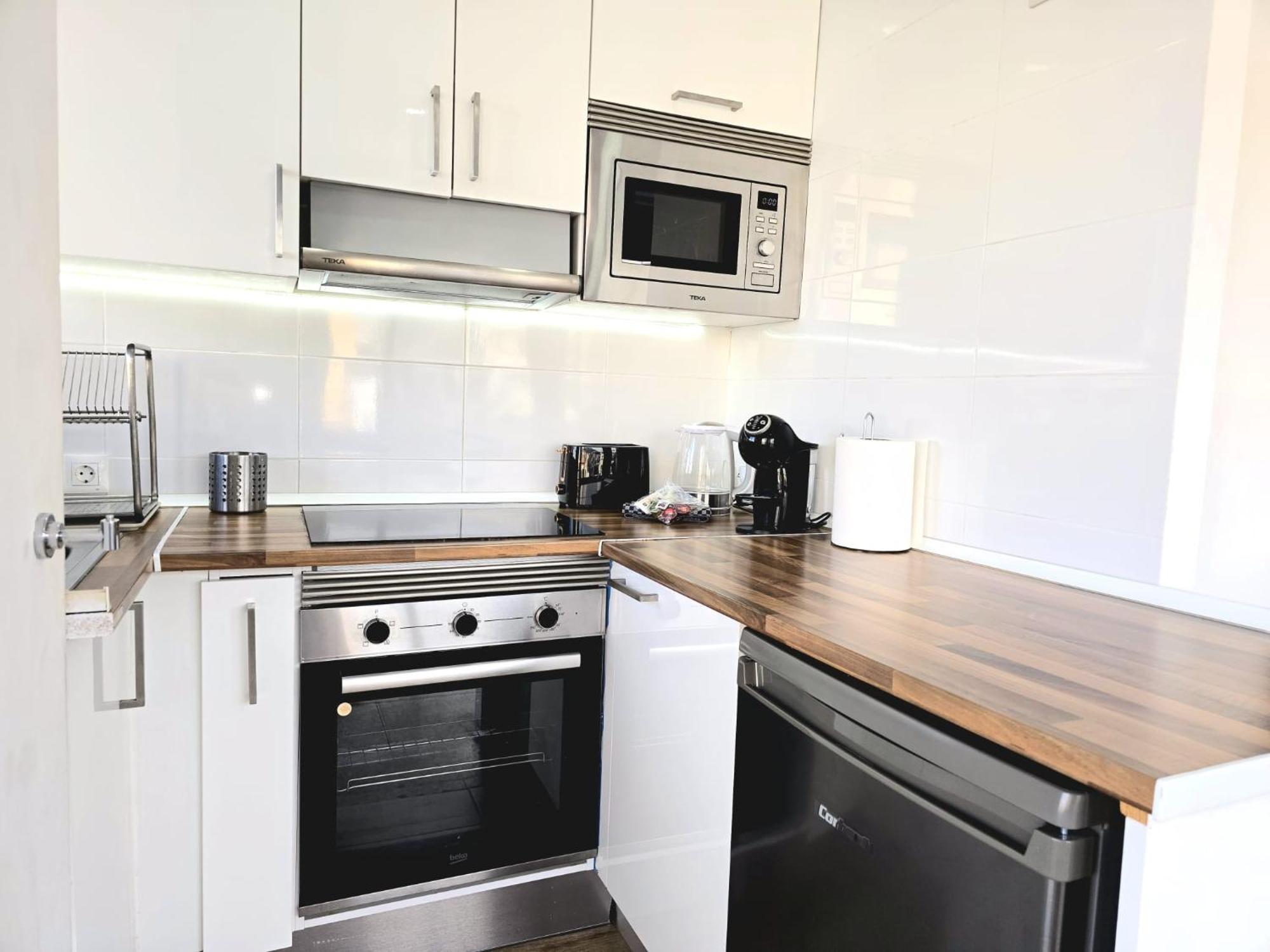 Nogalera Rainbow 2-Bedroom Apartment, Pool And Parking By Namaste Elite Torremolinos Dış mekan fotoğraf