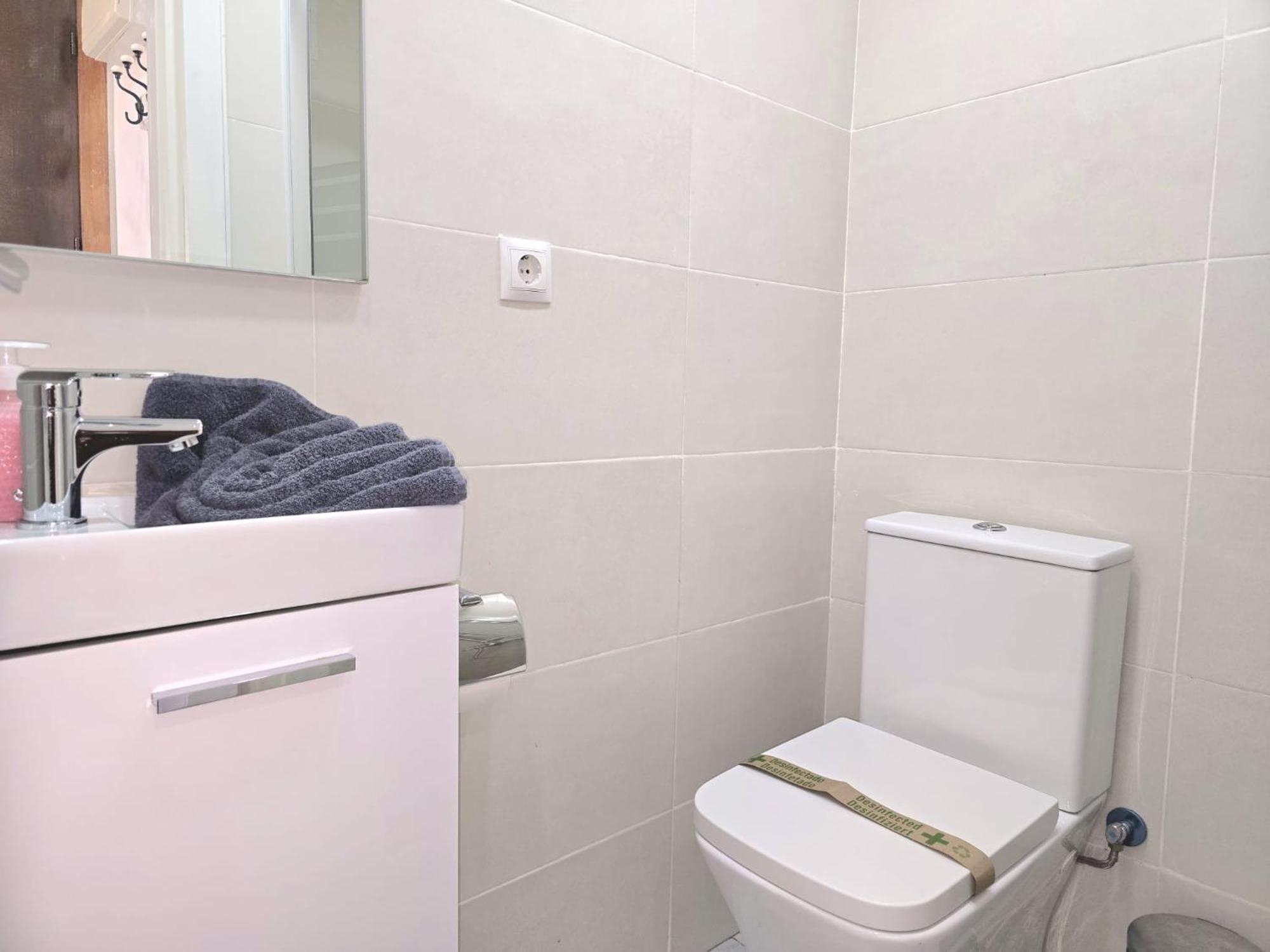 Nogalera Rainbow 2-Bedroom Apartment, Pool And Parking By Namaste Elite Torremolinos Dış mekan fotoğraf