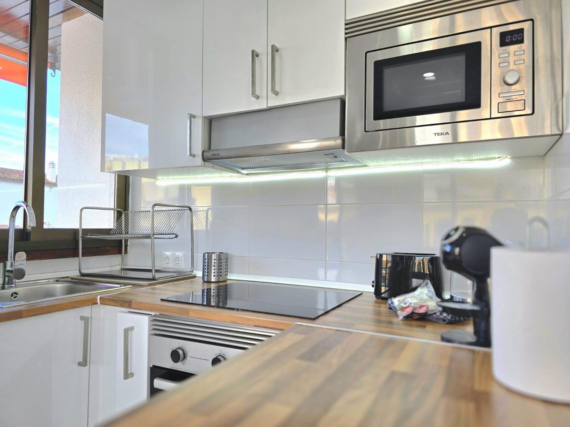 Nogalera Rainbow 2-Bedroom Apartment, Pool And Parking By Namaste Elite Torremolinos Dış mekan fotoğraf
